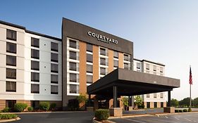 Courtyard Louisville Airport